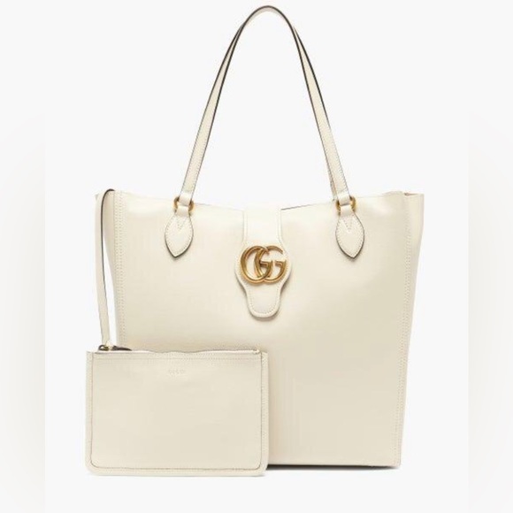Gucci Handbags - GUCCI
Gg Medium Leather Tote Bag Womens